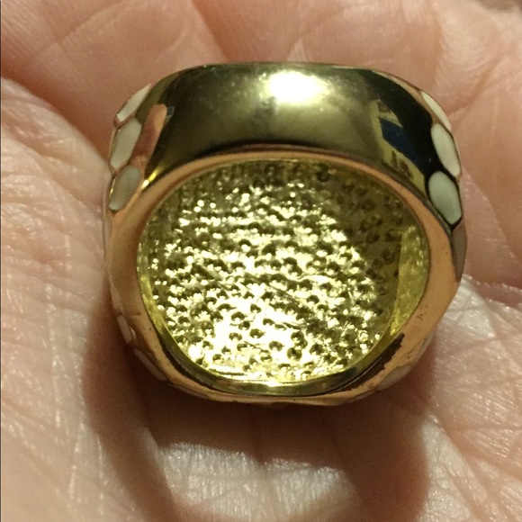 Creamy White & Gold Enamel Owl Ring size 7 - Picture 8 of 8